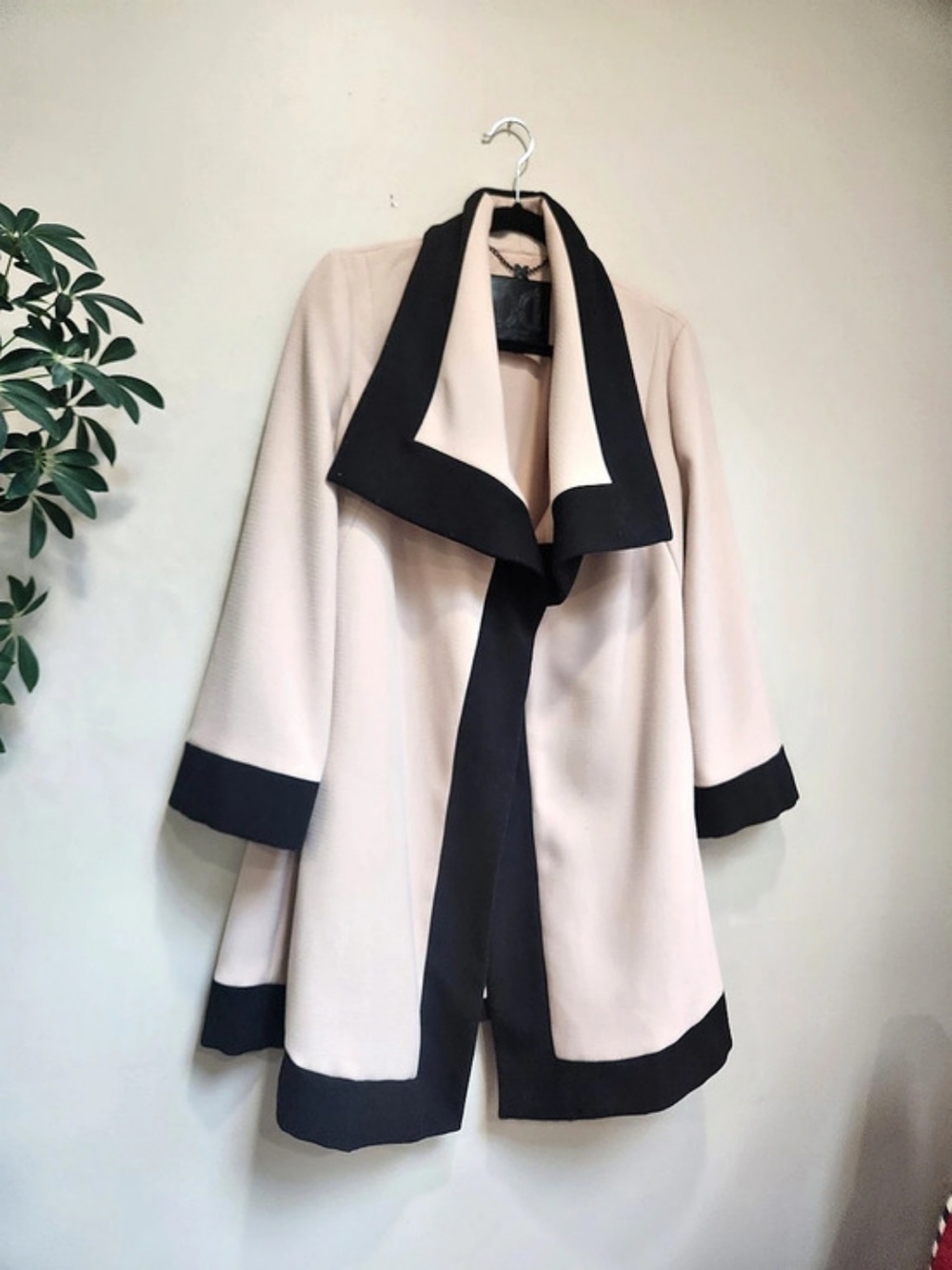 Dawn Levy Alissa Colorblock Coat in Cream & Black Like New. M.